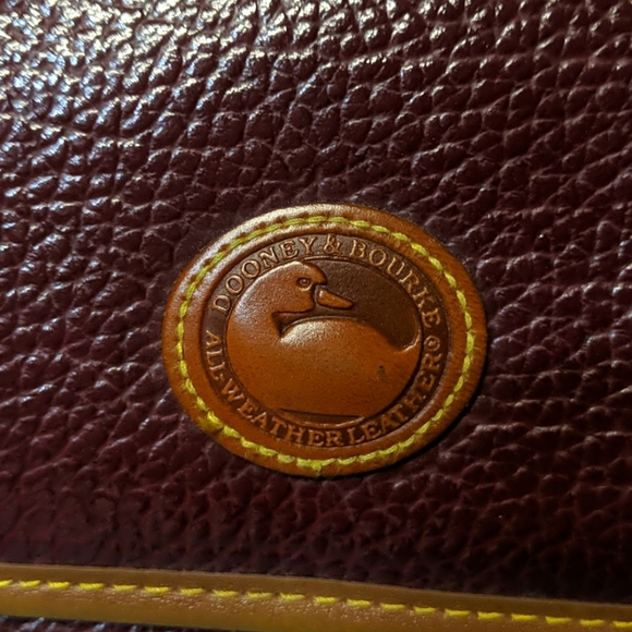 Dooney & Bourke small purse - Picture 3 of 6